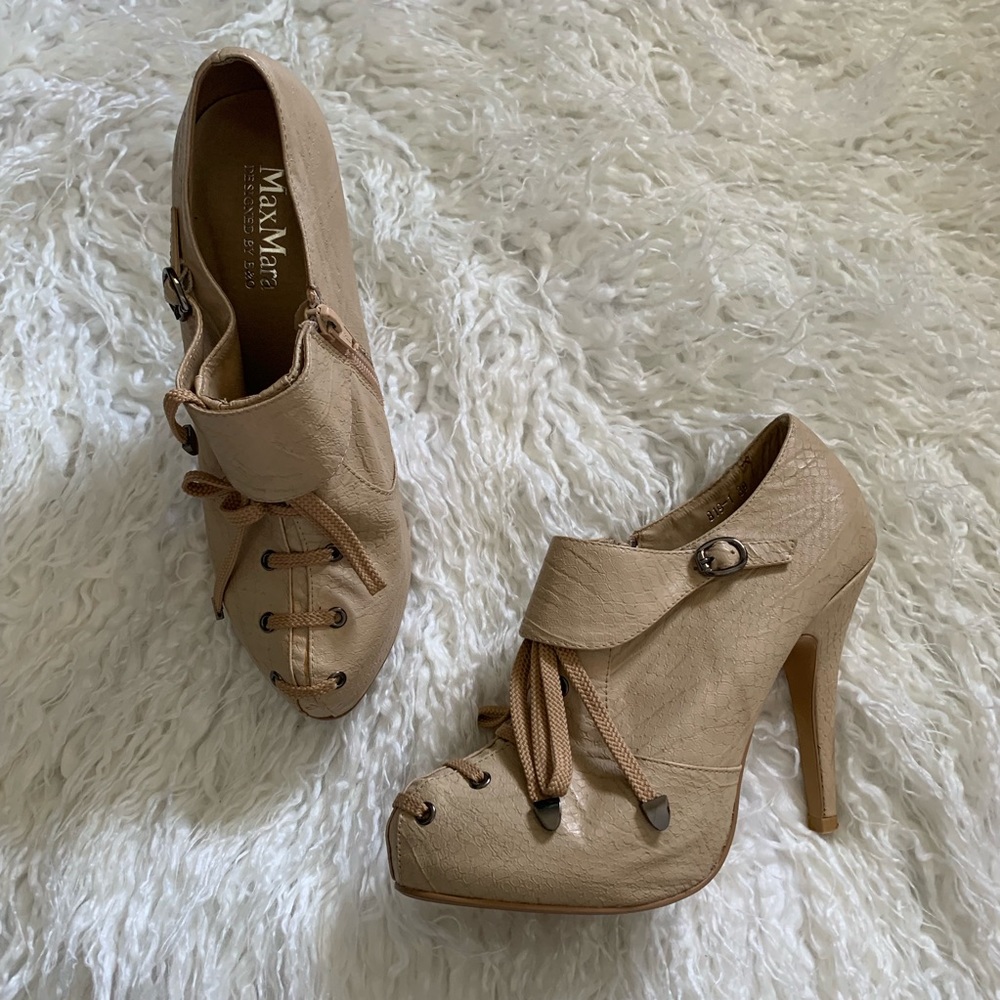 MaxMara nude tan booties